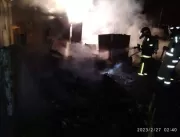 Incêndio mata irmãos e bombeiros de SC encontram c