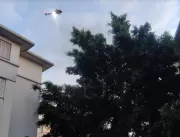 Com uso de helicóptero, polícia faz operação contr