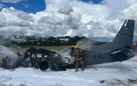 Vídeo: avião da PF cai no Aeroporto da Pampulha, e