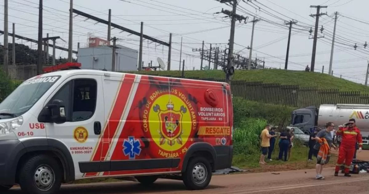 Colisão frontal entre ônibus e automóvel tira a vida de jovem de 24 anos na  ERS 211 em Erechim - Rádio Uirapuru