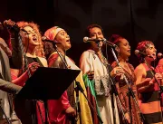 Orquestra que reúne brasileiros e refugiados se ap
