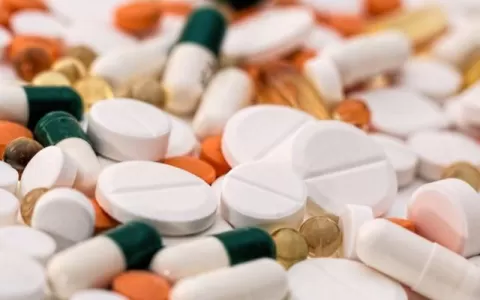 Com reajuste anual, preço dos medicamentos pode su
