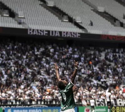 Palmeiras derrota Corinthians e conquista Brasilei