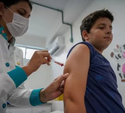 Vacina contra a Dengue temfaixa etária ampliada pa