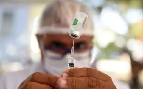 Campos amplia horário de vacinação contra Covid-19