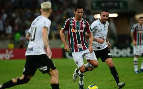 Corinthians marca no fim e empata com o Fluminense