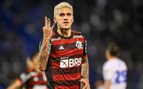 Flamengo atropela Vélez na Argentina e encaminha v