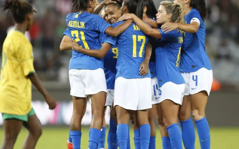 Futebol: seleção feminina vence primeiro amistoso 