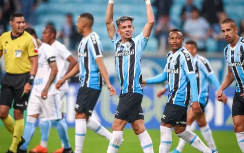 Com gol de Gabriel Teixeira, Grêmio derrota Londri