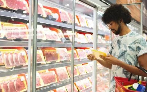 Supermercados descartaram 210 kg de alimentos avar