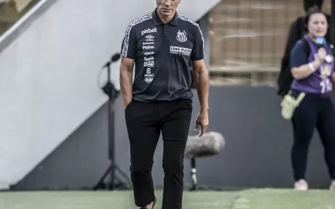 Santos anuncia a saída do técnico Fabián Bustos