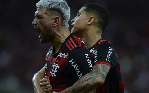 Arrascaeta desequilibra e Flamengo faz placar para
