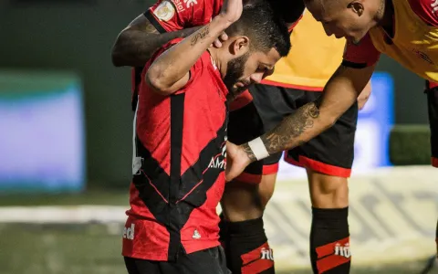 Copa do Brasil: Atlético-GO derrota Goiás e se gar