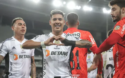 Atlético-MG vence Botafogo e lidera momentanemente