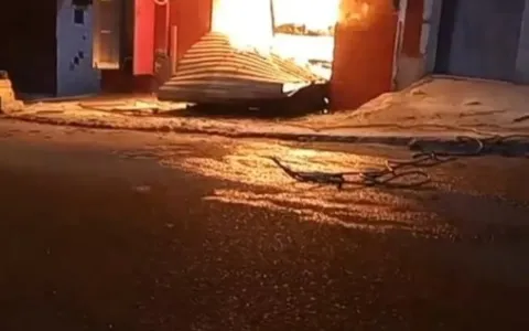 Incêndio destrói tradicional livraria Belle Époque