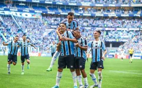 Com bicicleta de Diego Souza, Grêmio assume vice-l