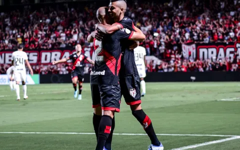 Atlético-GO vence e sai na frente do Corinthians n