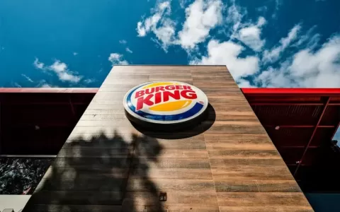 Burger King dá desconto proporcional à cara de res