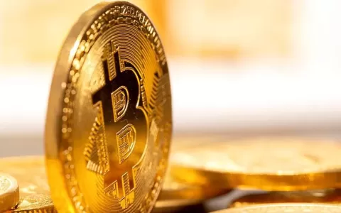 Bitcoin sobe 3,4% e analistas veem potencial de re