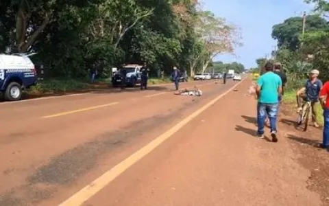 Ciclista morre atropelado por carro ao tentar atrevessar a BR-376